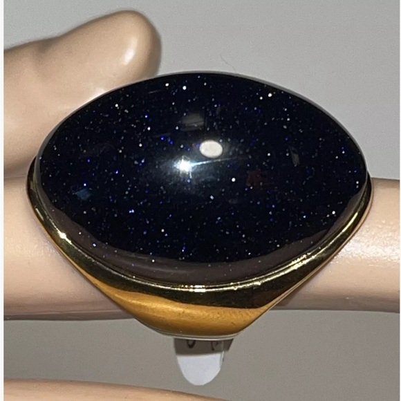 FASHION JEWELRY RING GOLD/ BLUE GLOW GEMSTONE COLOR STAINLESS STEEL SIZE SIX (6) - Picture 7 of 7